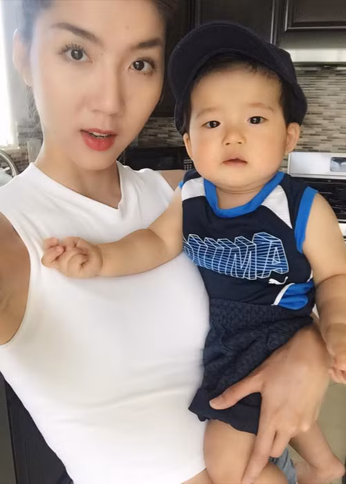 Những khoảnh khắc đáng yêu của bé Jiraiya luôn được Ngọc Quyên ghi lại và chia sẻ trên trang cá nhân.