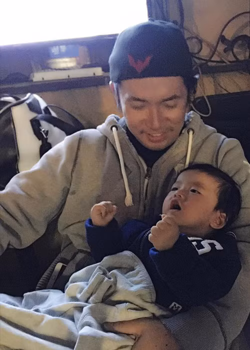 Đây là một trong số những lần hiếm hoi Ngọc Quyên khoe hình ảnh ông xã trên trang cá nhân.