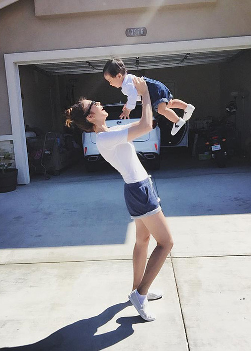 Dù bận rộn nhưng Ngọc Quyên vẫn dành nhiều thời gian cho cậu con trai của mình.