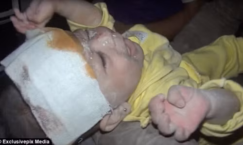 Be gai so sinh song sot than ky sau vu khong kich-Hinh-2