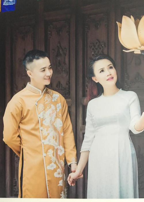 Được biết, ông xã Hoàng Yến kém vợ 3 tuổi. Anh không hoạt động trong lĩnh vực nghệ thuật mà làm kinh doanh.