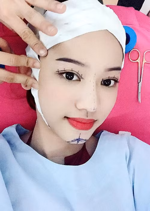 Thuy Vi tai xuat voi dien mao la lam sau scandal tu tu-Hinh-3