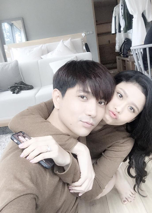 Cặp đôi diễn viên phim “Bóng ma học đường” dường như quan tâm, hy sinh và thấu hiểu cho nhau nhiều hơn trước kia.