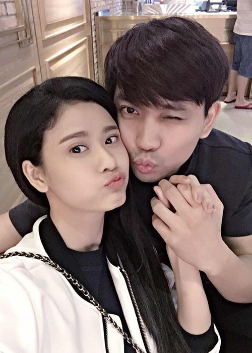 Trương Quỳnh Anh từng khoe chồng dành số tiền anh vất vả kiếm được để mua túi xách, giày và điện thoại tặng vợ.