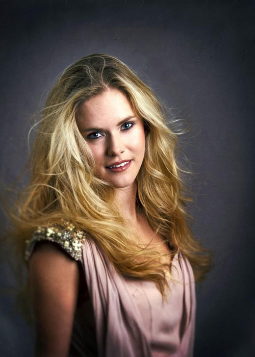 Ai se dang quang Hoa hau Lien luc dia 2016-Hinh-5