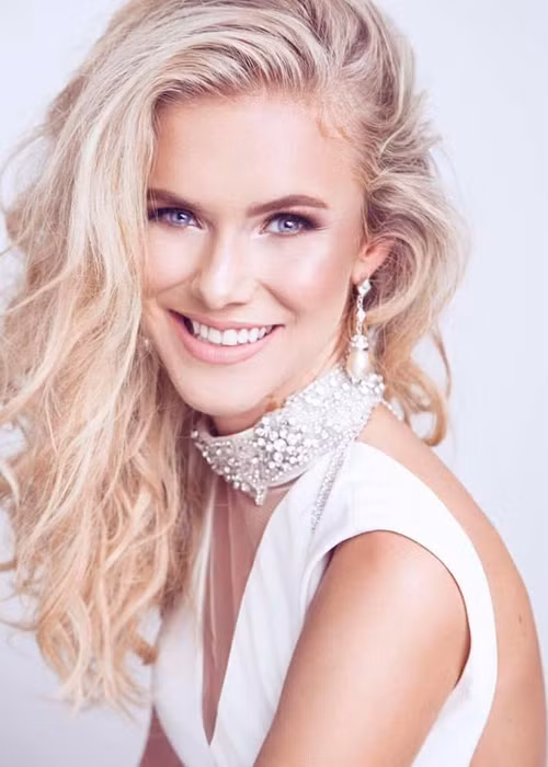 Ai se dang quang Hoa hau Lien luc dia 2016-Hinh-4