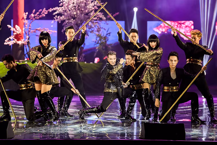 Có thể nói, “Diamond Show” thực sự là liveshow đáng nhớ nhất của Đàm Vĩnh Hưng trong quãng đường 20 năm ca hát.