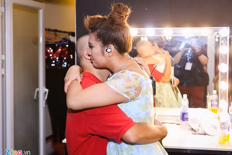 Năm 2014, Jaince Phương và nhạc công Minh Khuê kết hôn. Được biết, nam nhạc công từng qua một lần đò và có một cậu con trai. (Ảnh: Zing News)