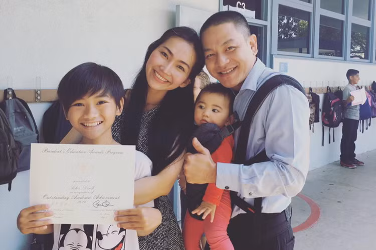 Nhiều người rất ngưỡng mộ cuộc hôn nhân viên mãn của "nàng Út Ráng" ở Mỹ bên chồng con.