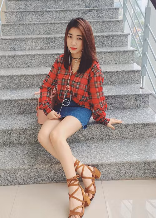 Chuyện tình cảm giữa Hòa Minzy và Công Phượng từ lúc bắt đầu cho đến khi chia tay đã gặp nhiều sóng gió đến từ phía gia đình nam cầu thủ và một bộ phận cư dân mạng.