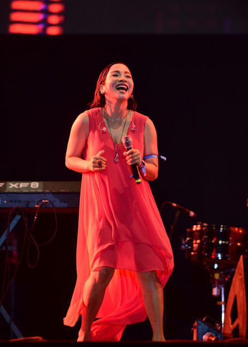 “Chat với Mozart 2” là một sản phẩm mang nhiều chất cổ điển vẫn hoàn toàn đủ sức để hạ gục khán giả Hà Nội với phong cách mang nhiều sự tươi mới và hiện đại. 