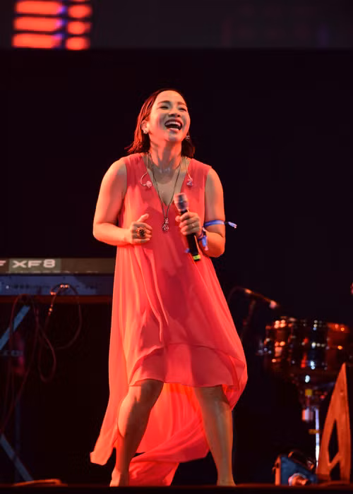 “Chat với Mozart 2” là một sản phẩm mang nhiều chất cổ điển vẫn hoàn toàn đủ sức để hạ gục khán giả Hà Nội với phong cách mang nhiều sự tươi mới và hiện đại. 