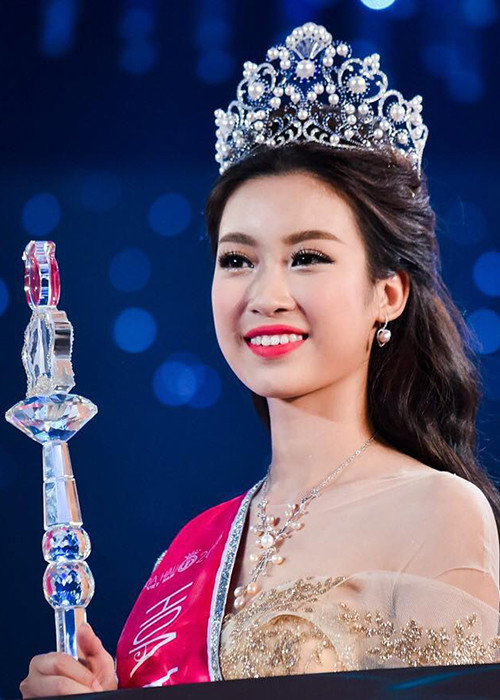 Một tháng sau đăng quang, Hoa hậu Đỗ Mỹ Linh từng trải lòng về cuộc sống mới. Trên trang cá nhân, Mỹ Linh tự nhận bản thân còn nhiều thiếu sót nhưng cô tin sẽ ngày càng hoàn thiện hơn.