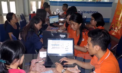 Hon 72.000 ve tau Tet Dinh Dau duoc dat qua mang thanh cong