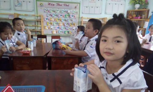 Sua hoc duong Vi Tam Voc Viet: De tre Viet Nam khong phai…kieng chan, nguoc nhin-Hinh-2