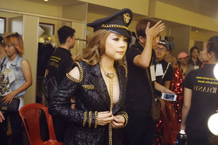 Ca sĩ Thanh Thảo cũng góp mặt trong liveshow của Đàm Vĩnh Hưng.