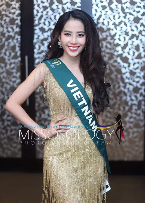 Đáng chú ý, Hoa khôi Nam Em được Missosology lựa chọn xếp ở vị trí thứ 8. Với hai huy chương bạc ở phần thi trang phục dạ hội và tài năng cùng một huy chương vàng ở phần thi người đẹp ảnh, Nam Em hiện đang là một đối thủ mạnh của các thí sinh. (Ảnh: Missosology) 