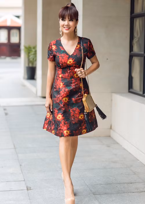 Kiều Khanh diện những mẫu trang phục bắt mắt nằm trong bộ sưu tập mới nhất của NTK Đỗ Mạnh Cường.