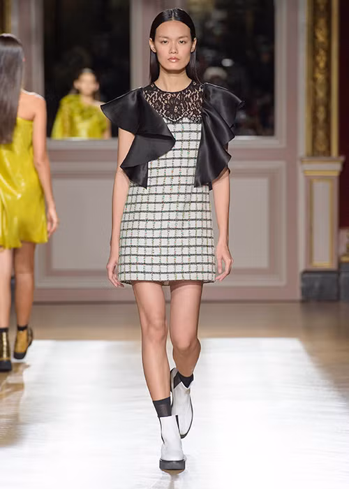 Theo đó, chân dài sinh năm 1993 là một trong những người mẫu tham dự show diễn của YDE - thương hiệu thời trang cao cấp của Đan Mạch.