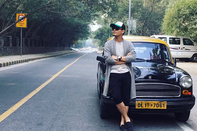 Với phong cách “nói là làm”, Phan Anh trở thành người truyền cảm hứng làm thiện nguyện cho nhiều bạn trẻ. (Ảnh: Facebook nhân vật)