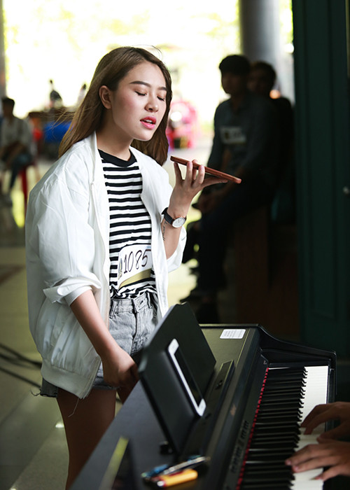 “Bản sao Hari Won” cũng cho biết thêm, lý do đến với cuộc thi này là vì thí sinh được quyền lựa chọn nhà sản xuất. 