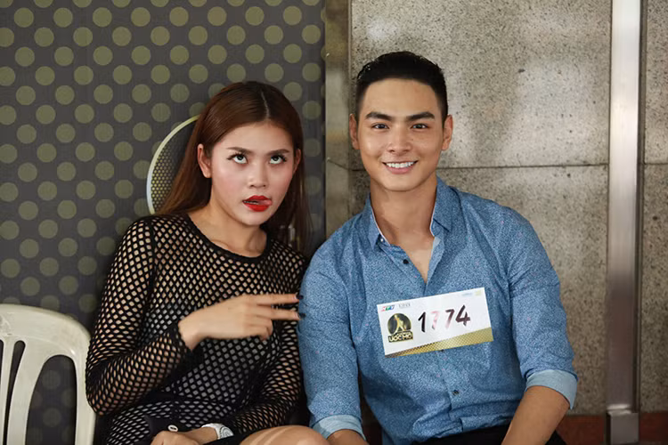 Về phía Chúng Huyền Thanh, cô rất háo hức khi người yêu thử sức ở cuộc thi âm nhạc và hứa sẽ luôn đồng hành, ủng hộ anh. 