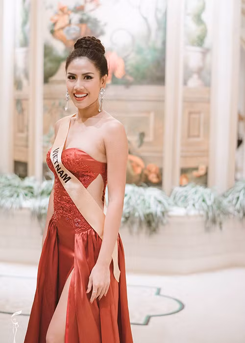 Trước đó, người đẹp sinh năm 1990 từng lọt top 25 cuộc thi Hoa hậu Thế giới 2014. (Ảnh: Hoa hậu Hòa bình Quốc tế) 