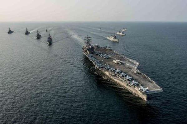 Hiện tại Hải quân Mỹ đang duy trì các biên đội tác chiến tàu sân bay ngoài khơi Iran, đi kèm hệ thống 50 căn cứ quân sự rải rác khắp khu vực, sẽ tạo ra sức mạnh cực kỳ to lớn nếu phát động chiến dịch đánh phá.