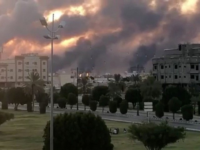 Đặc biệt hơn, cả Mỹ và Saudi Arabia đều cho rằng thực chất Iran mới là bên gây ra vụ tấn công, bởi các tay súng Houthi không thể chế tạo nổi vũ khí tinh vi và hành động quy mô như vậy.