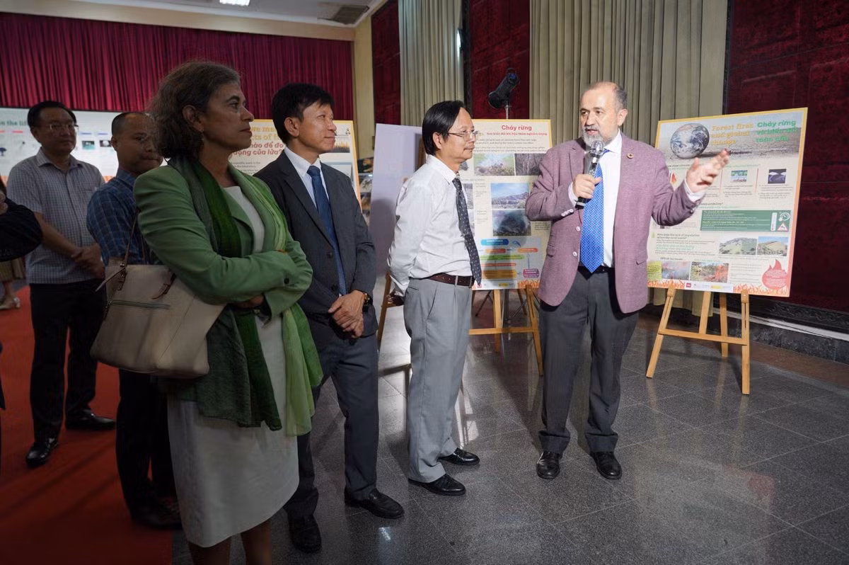 Ton vinh dong gop cua nha khoa hoc voi rung, bien doi khi hau-Hinh-3