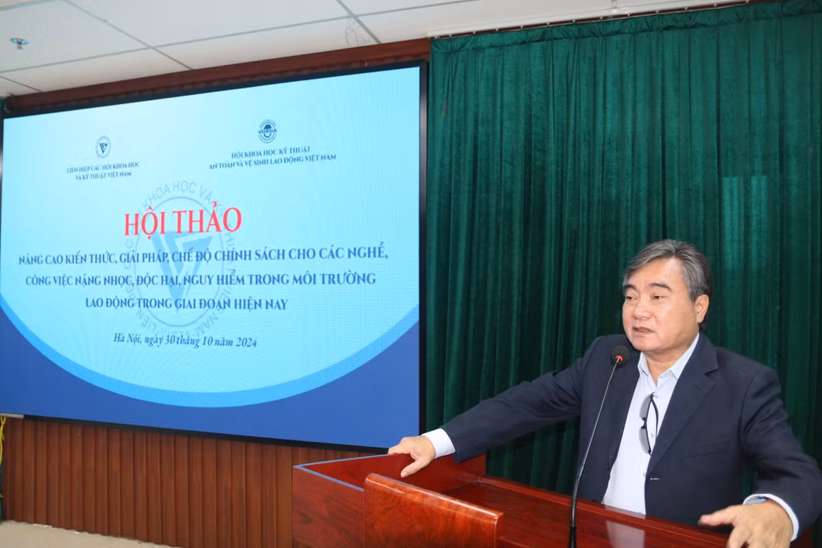 Nâng cao chế độ cho các nghề, công việc nặng nhọc Nang cao che do cho cac nghe, cong viec nang nhoc