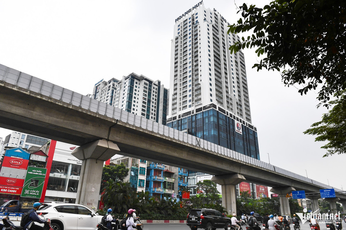 Từ việc góp vốn không đúng quy định, UBND thành phố Hà Nội thu hồi 23.380m2 đất cơ sở sản xuất của Công ty Cổ phần Cơ khí chính xác số 1, giao cho Công ty Cổ phần thương mại Hưng Việt để thực hiện dự án nhà ở, không thực hiện bồi thường, giải phóng mặt bằng để đấu giá theo quy định. Công ty Cổ phần Cơ khí chính xác số 1 chuyển nhượng 3,2 triệu cổ phần tại Công ty Hưng Việt cho Công ty Cổ phần Đầu tư dịch vụ tài chính Hoàng Huy theo mệnh giá, không đấu giá, không thẩm định giá cổ phần. Việc này bị kết luận là vi phạm Nghị định của Chính phủ.