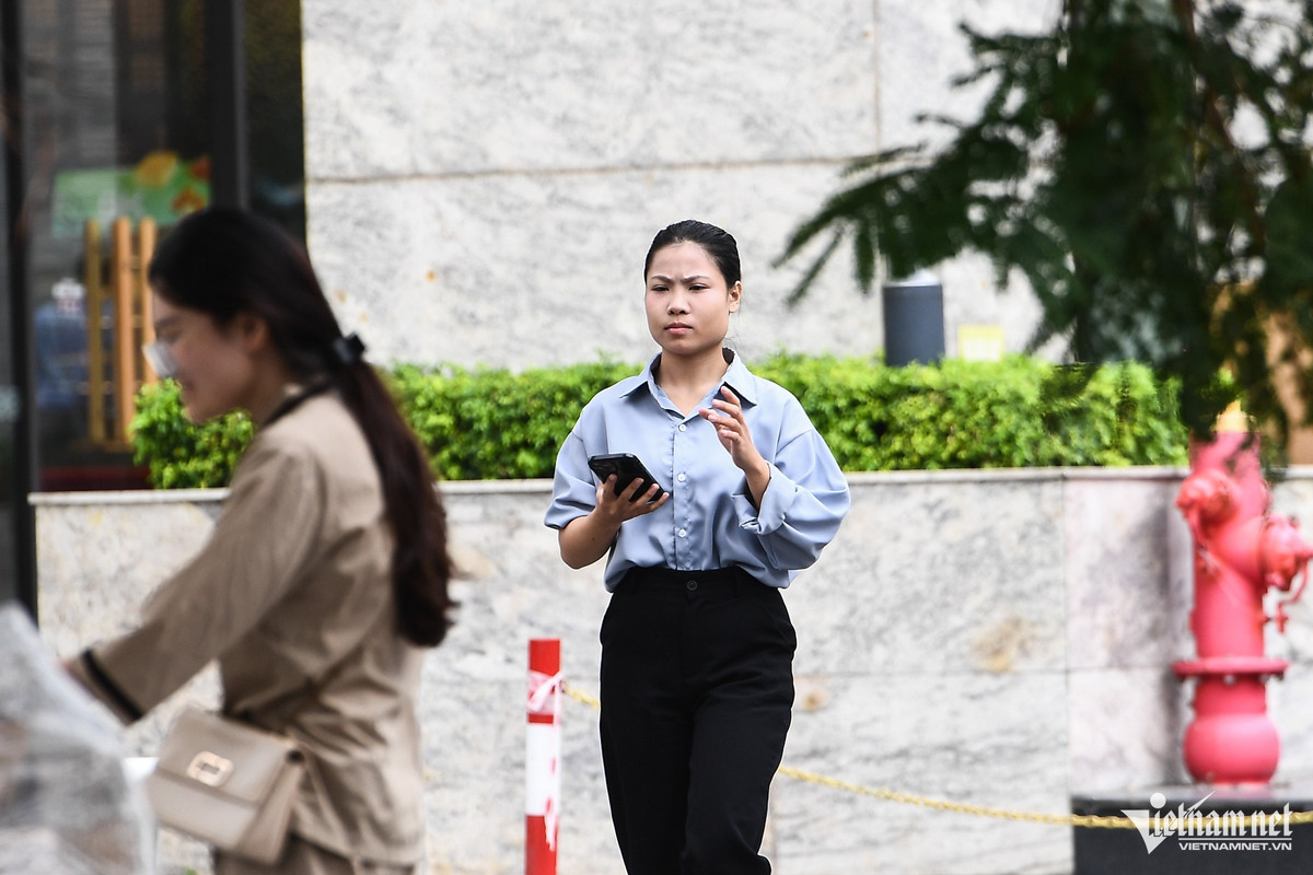 Các tòa nhà tại đây đều được đưa vào sử dụng từ các tầng văn phòng, dịch vụ và khu vực dân cư phía trên.