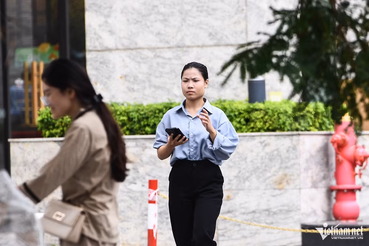 Các tòa nhà tại đây đều được đưa vào sử dụng từ các tầng văn phòng, dịch vụ và khu vực dân cư phía trên.