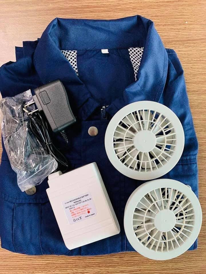 Cơ chế hoạt động của áo chống nắng điều hòa cũng khá đơn giản. Khi bấm nút khởi động, quạt sẽ làm việc, đưa gió vào cơ thể, người mặc áo sẽ cảm thấy mát mẻ, dễ chịu. Quạt có 4 nấc điều chỉnh. Khi được sạc đầy, pin có thể làm việc được khoảng 6-10 tiếng.