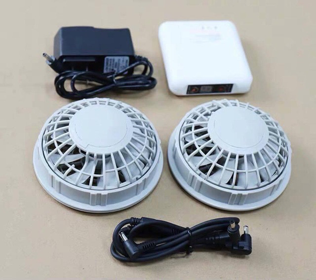 Người sử dụng cũng có thể tháo, lắp quạt làm mát ra một cách dễ dàng khi giặt áo hoặc khi gặp mưa.