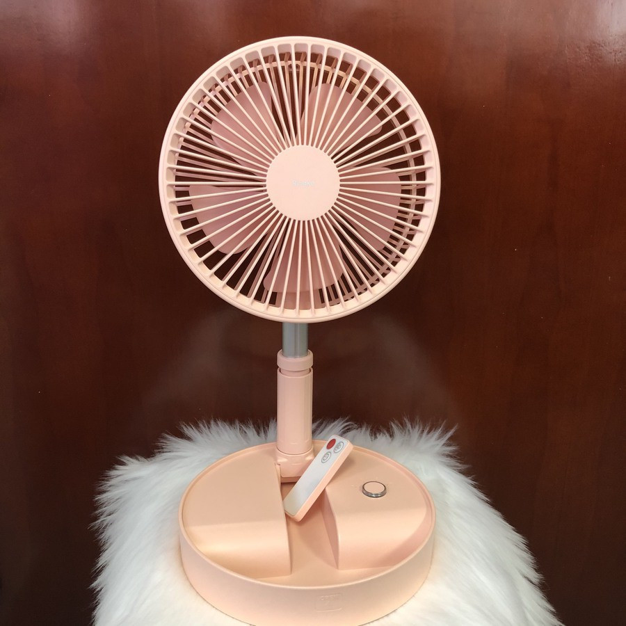 Quạt tích điện khá nhỏ gọn và được thiết kế không có nhiều khác biệt so với các loại quạt thông thường. 