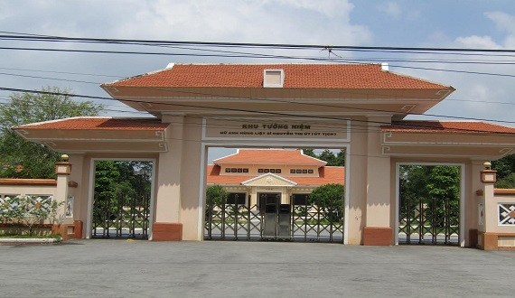 Tổng cộng chị Út Tịch đã tham gia 23 trận đánh lớn nhỏ và được tuyên dương là Anh hùng lực lượng vũ trang nhân dân. Chị hy sinh ngày 27/11/1968, tại xã Vĩnh Bình, huyện Vĩnh Thuận, tỉnh Kiên Giang. (Ảnh: Khu tưởng niệm nữ anh hùng Nguyễn Thị Út).