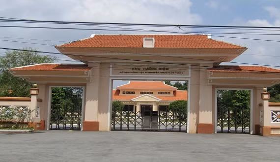 Tổng cộng chị Út Tịch đã tham gia 23 trận đánh lớn nhỏ và được tuyên dương là Anh hùng lực lượng vũ trang nhân dân. Chị hy sinh ngày 27/11/1968, tại xã Vĩnh Bình, huyện Vĩnh Thuận, tỉnh Kiên Giang. (Ảnh: Khu tưởng niệm nữ anh hùng Nguyễn Thị Út).