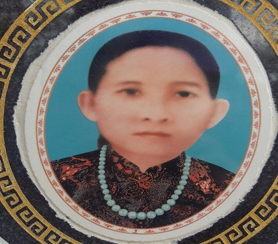 Chị Út Tịch bụng mang dạ chửa vừa nuôi bầy con nhỏ mà vẫn hăng say làm cách mạng, ai khuyên nhủ đều khẳng khái: “Có ai đánh giặc mà chờ đẻ xong mới đánh không? Còn gà mái là còn gà con, cứ đánh!”.