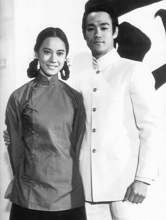 Tuy nhiên, mới đây, ở tuổi xế chiều, nữ diễn viên không còn úp mở mà thẳng thắn thừa nhận mối tình vụng trộm với tài tử họ Lý: Tôi biết cuộc sống của tôi đã được định sẵn không thể thoát khỏi chuyện này. Tôi không phủ nhận.