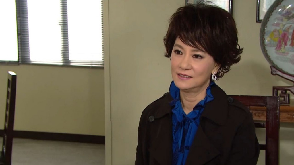 Miêu Khả Tú cho biết bà thường nhận được câu hỏi có phải ở vậy vì Lý Tiểu Long. Nhưng bà chỉ cười và cho biết: Tôi theo đuổi cuộc sống tự do, không ràng buộc.