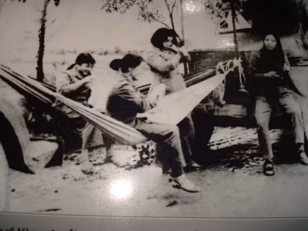 Nhà thơ Phạm Tiến Duật sáng tác Bài thơ Trường Sơn Ðông, Trường Sơn Tây sáng tác cuối năm 1969 tại một làng nhỏ bên bờ sông Son của tỉnh Quảng Bình, làng Cổ Giang, một làng nghèo khó mà nề nếp. Cái làng ấy ở không xa nơi cổng đường 20 xe ngang dãy núi Trường Sơn.