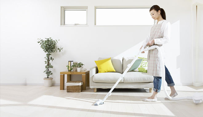 Giữ nhà luôn sạch và thoáng: Giữ nhà cửa sạch cũng là một cách chống nóng. Bên cạnh đó, mỗi khi dọn dẹp nhà cửa các bạn nên dọn bớt các món đồ không cần thiết. Điều này sẽ làm ngôi nhà thêm thoáng đãng và ngăn hiện tượng tích nhiệt.