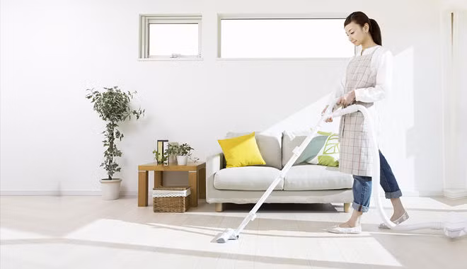 Giữ nhà luôn sạch và thoáng: Giữ nhà cửa sạch cũng là một cách chống nóng. Bên cạnh đó, mỗi khi dọn dẹp nhà cửa các bạn nên dọn bớt các món đồ không cần thiết. Điều này sẽ làm ngôi nhà thêm thoáng đãng và ngăn hiện tượng tích nhiệt.