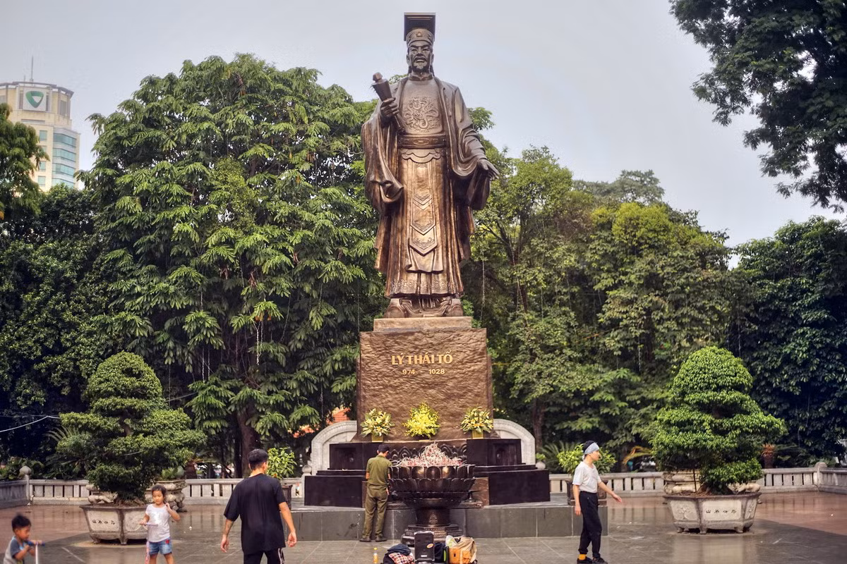 Nước Đại Việt thời Lý nhanh chóng trở thành một quốc gia độc lập, thống nhất và cường thịnh ở Đông Nam Á, trong đó Thăng Long là trung tâm chính trị, kinh tế, văn hóa lớn nhất của đất nước, nơi hội tụ và kết tinh văn hóa dân tộc.