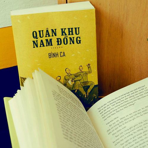 Truyện Quân Khu Nam Đồng không có nhân vật chính. Mỗi chương sách bao gồm nhiều câu chuyện nhỏ, kể lại hành trình trưởng thành của những đứa trẻ lớn lên từ quân khu Nam Đồng.