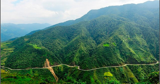 Qua những thăng trầm của lịch sử, ngày nay đèo Ngang là ranh giới giữa tỉnh Hà Tĩnh (phía Bắc, thuộc xã Kỳ Nam, thị xã Kỳ Anh) và tỉnh Quảng Bình (phía Nam, thuộc xã Quảng Đông, huyện Quảng Trạch).