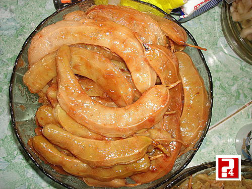 Mứt me: giải khát, kích thích tiêu hóa, nhuận tràng.