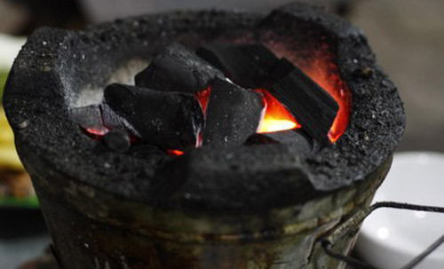 Đốt than sưởi ấm dễ gây ngạt khí chết người